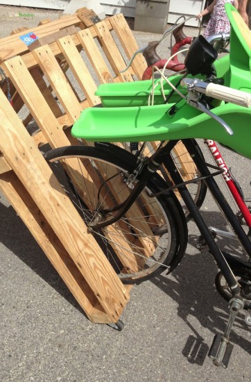 DIY-Pallet-Bike-Rack..