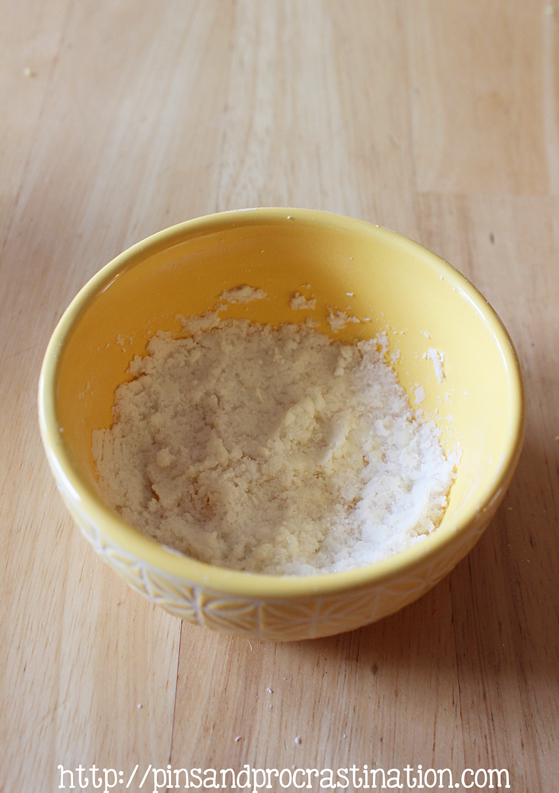 The perfect solution for dry cracked heels and feet- chamomile foot scrub! This homemade foot scrub uses only natural ingredients to help exfoliate and soothe you feet while also detoxifying. It takes only 5 minutes to make and your feet will thank you.