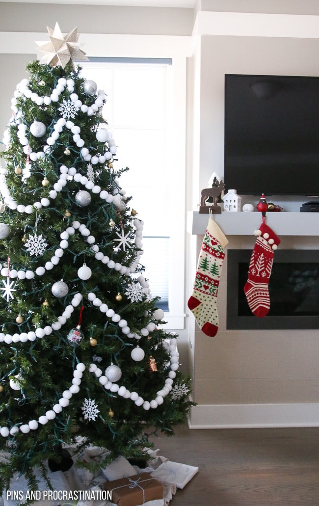 It's that time of year... Christmas! If you need some inspiration for christmas decor, check out this christmas living room tour. Get some ideas for your christmas tree, holiday card displays, and other christmas decorations. 