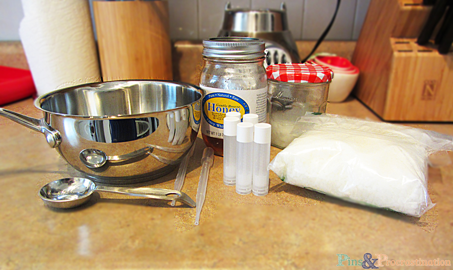 This DIY chapstick recipe is so great. It makes a great gift, and your skin loves it. Lip balm can be so overpriced, so this homemade lip balm is a great solution. It's all natural and good for your skin. 