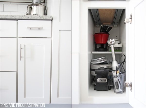 The kitchen is the heart of the home, but for many, it is also the black hole! Kitchen organization is so important, but it isn't always easy. This post will give you some kitchen organization ideas. There isn't a kitchen organization secret, just lots and lots of planning and rearranging! You may just pick up an idea or two when you get a little tour around this kitchen... and you wont believe where they keep the spices! 