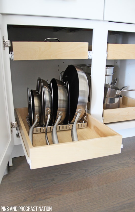 The kitchen is the heart of the home, but for many, it is also the black hole! Kitchen organization is so important, but it isn't always easy. This post will give you some kitchen organization ideas. There isn't a kitchen organization secret, just lots and lots of planning and rearranging! You may just pick up an idea or two when you get a little tour around this kitchen... and you wont believe where they keep the spices! 