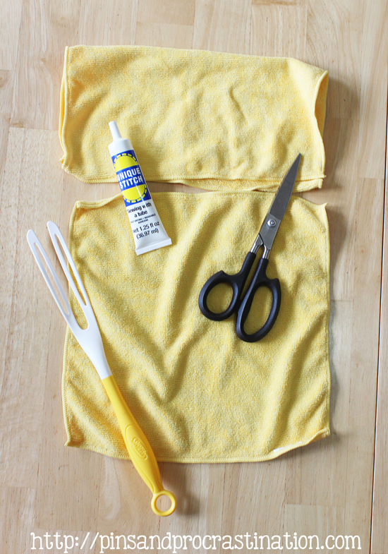 Do you ever get sick of tossing out swiffer duster heads? I know I do- they're so wasteful. This is the perfect solution- a reusable duster head. It's even more effective than the disposable ones and easy to make, plus it saves you money. You don't need to know how to sew or anything! And you can wash it in the washing machine. If you're ready to save time and money on disposable dusters, you have to check this out. 