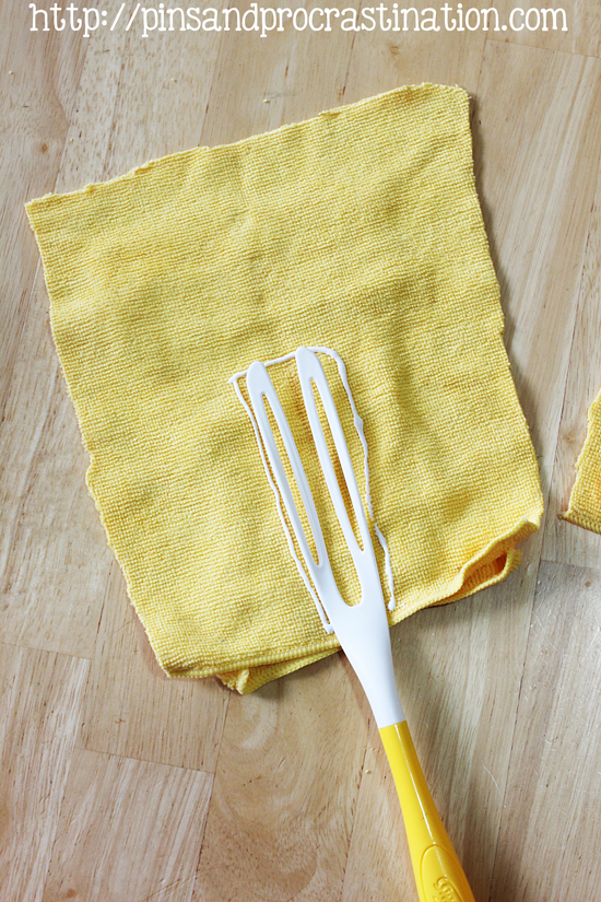 Do you ever get sick of tossing out swiffer duster heads? I know I do- they're so wasteful. This is the perfect solution- a reusable duster head. It's even more effective than the disposable ones and easy to make, plus it saves you money. You don't need to know how to sew or anything! And you can wash it in the washing machine. If you're ready to save time and money on disposable dusters, you have to check this out. 